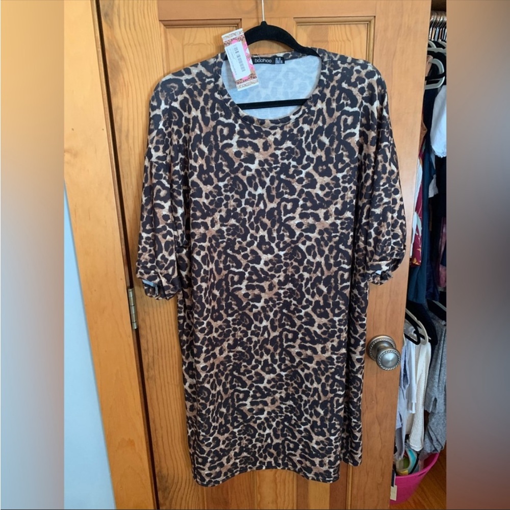 Animal print t-shirt dress